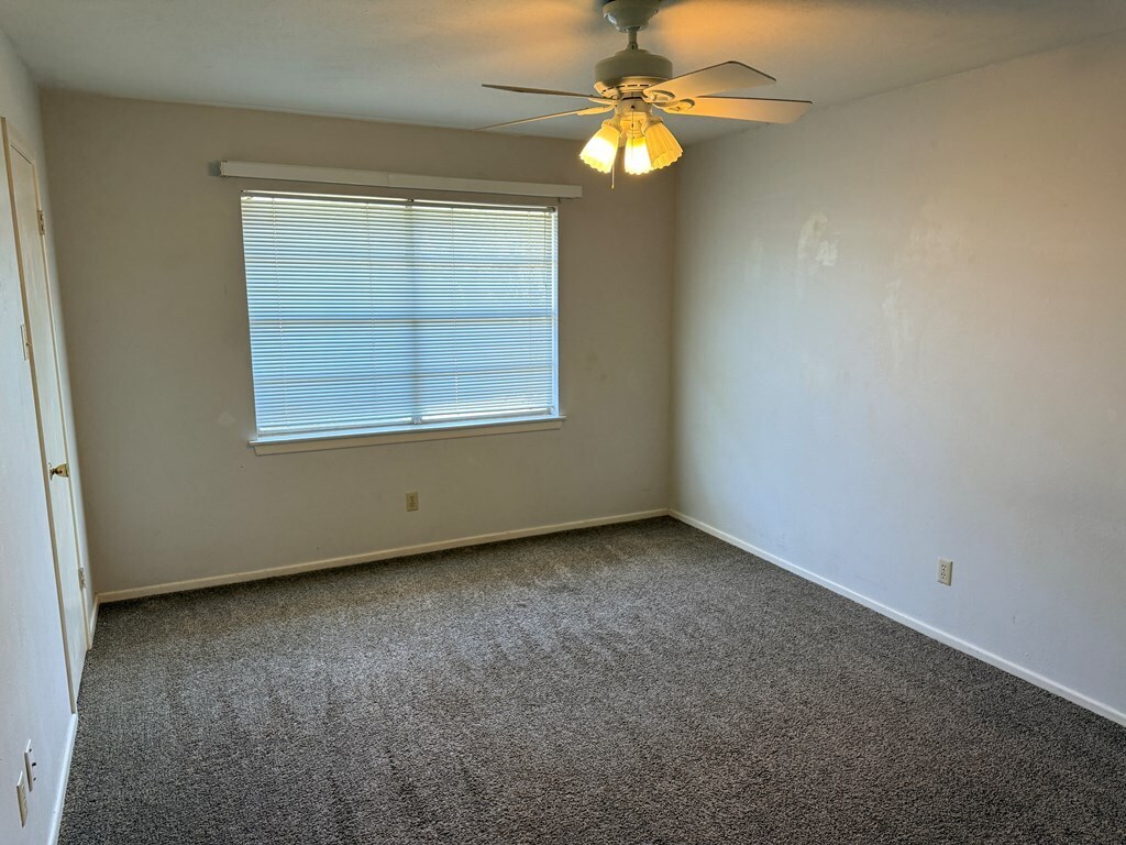 Building Photo - 4252 Candy Ln