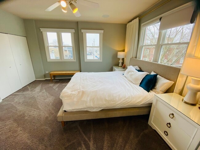 Building Photo - 2901 N Wolcott Ave