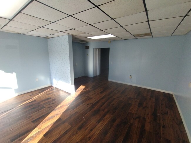 Building Photo - 5615 Wesconnett Blvd