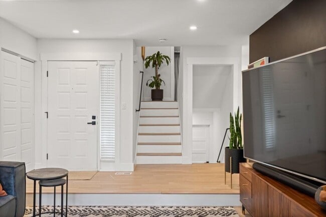 Building Photo - 3 Gilbert Trail NE