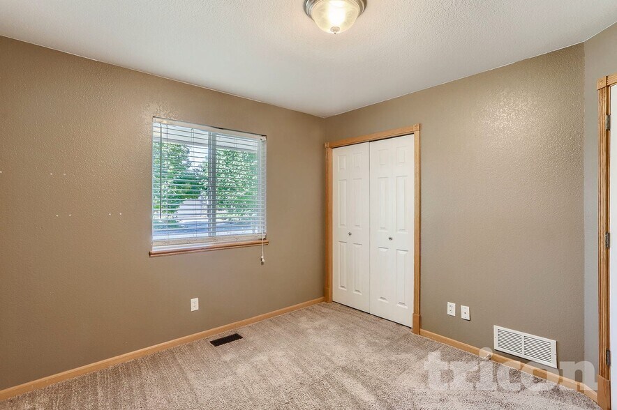 Building Photo - 644 Blue Azurite Ave