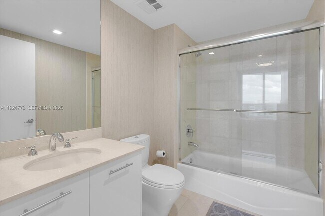 Building Photo - 2711 S Ocean Dr