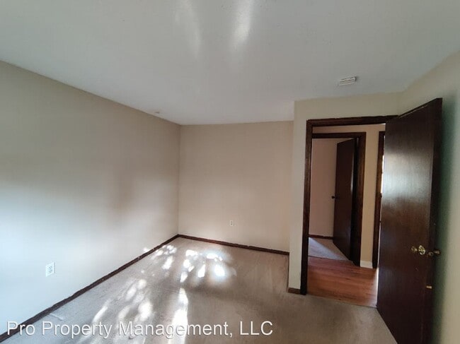 Building Photo - 3 br, 1.5 bath House - 77 Hitchcock Drive