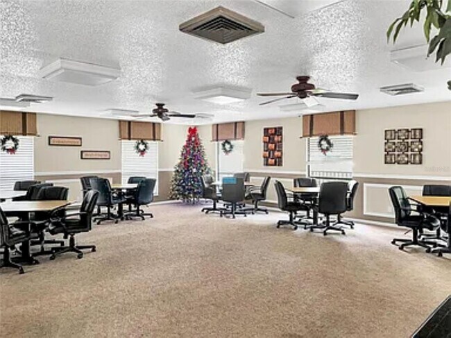 Building Photo - 2800 Cove Cay Dr