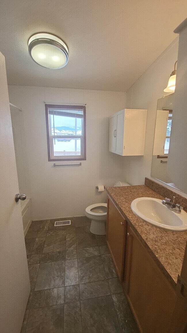 Building Photo - 1205 Clark St