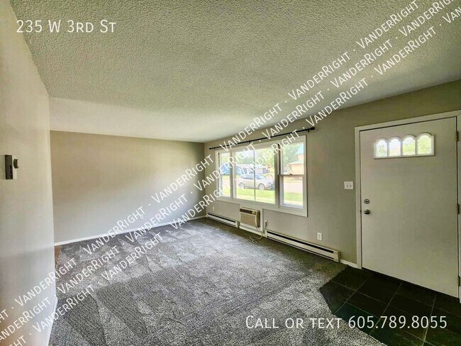 Primary Photo - 235 W 3rd St-