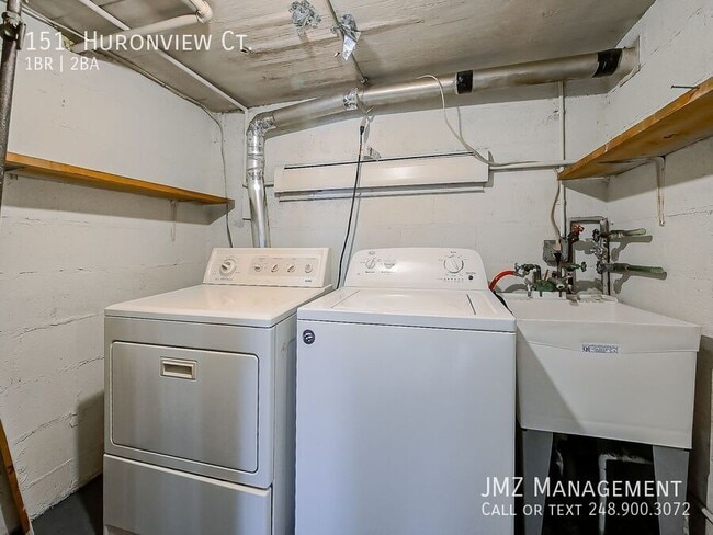 Building Photo - 151 Huronview Ct