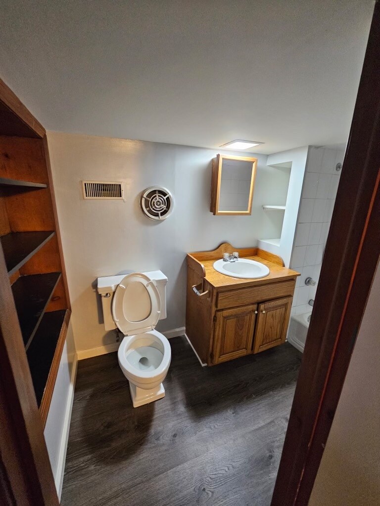 Bathroom - 505 Lakeside Rd