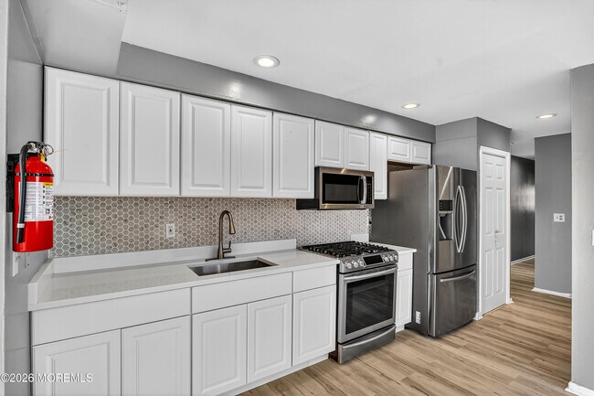 Building Photo - 217 Orange Ave