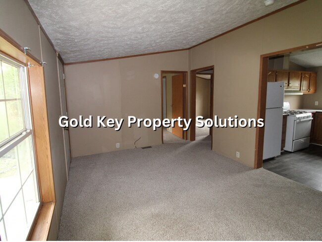 Building Photo - 3 BR 2 FULL BA House with Central Air (SECTION 8 APPROVED)