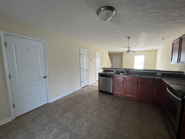 Building Photo - Nice two bedroom two and a half bath town home in Carolina Forest. Just minutes to area bases, be...