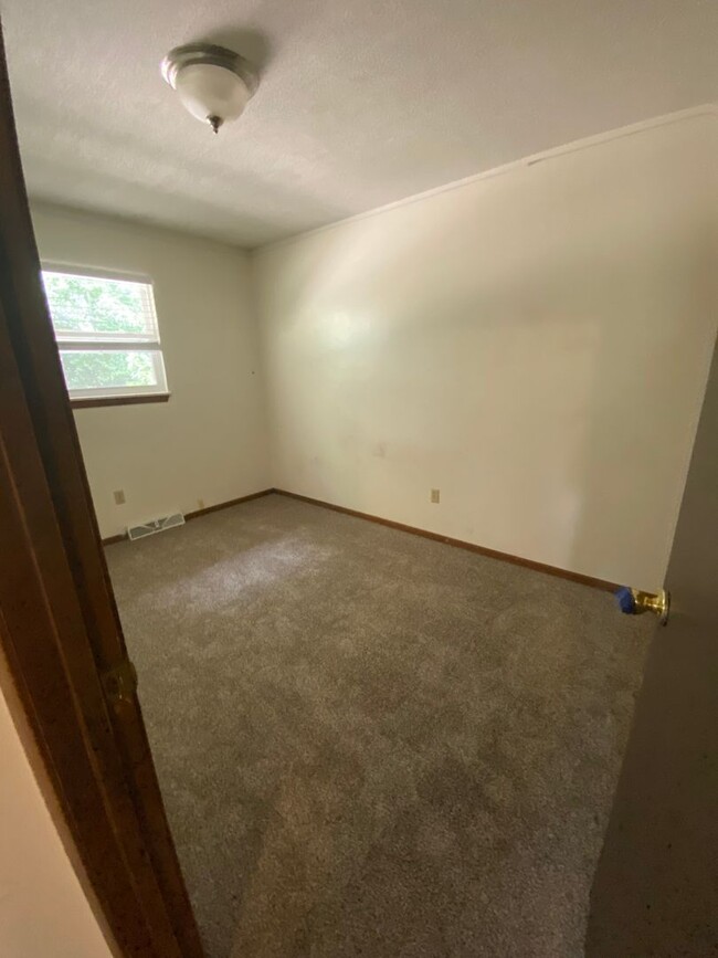 Building Photo - 4327 W Bethany Dr
