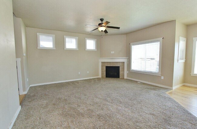 Building Photo - Immaculate home nestled in SE Boise