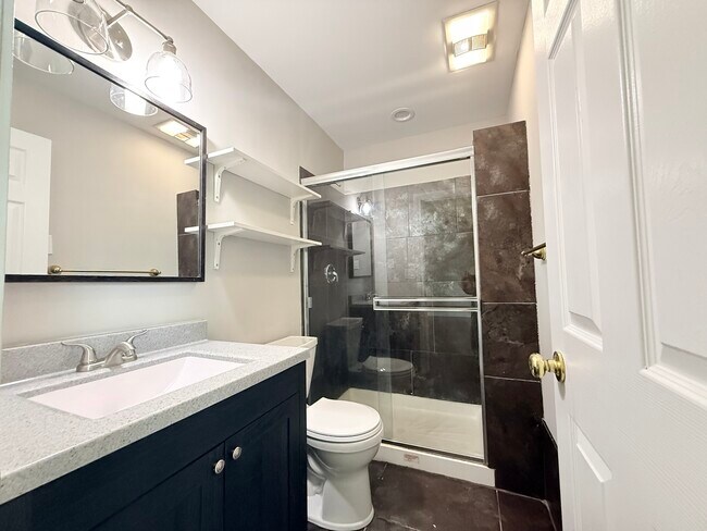 Building Photo - 229 Juniper Ln