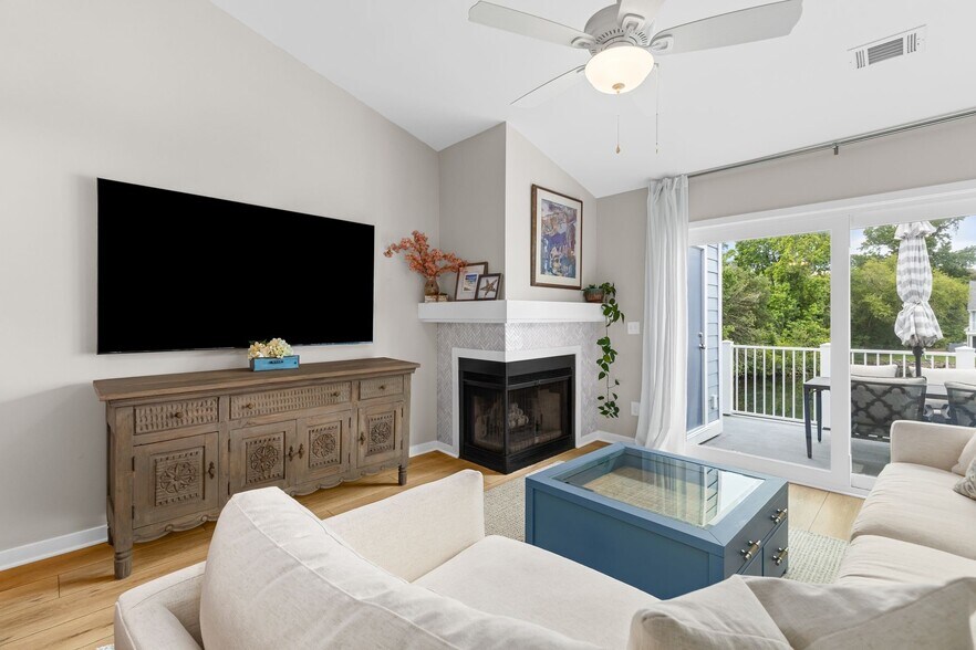 Building Photo - 850 Ilex Ct