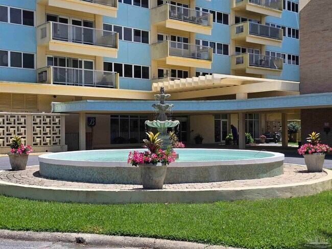 Building Photo - 825 Bayshore Dr