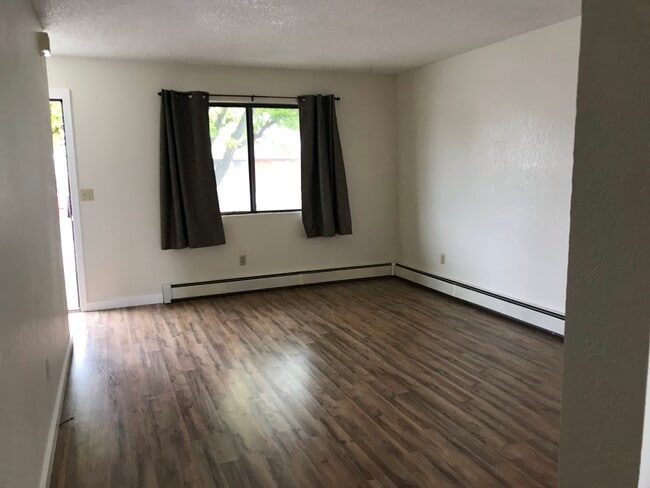 Building Photo - 3224 Rood Ave