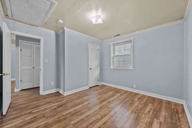 Building Photo - Welcome to Richlands Avenue!