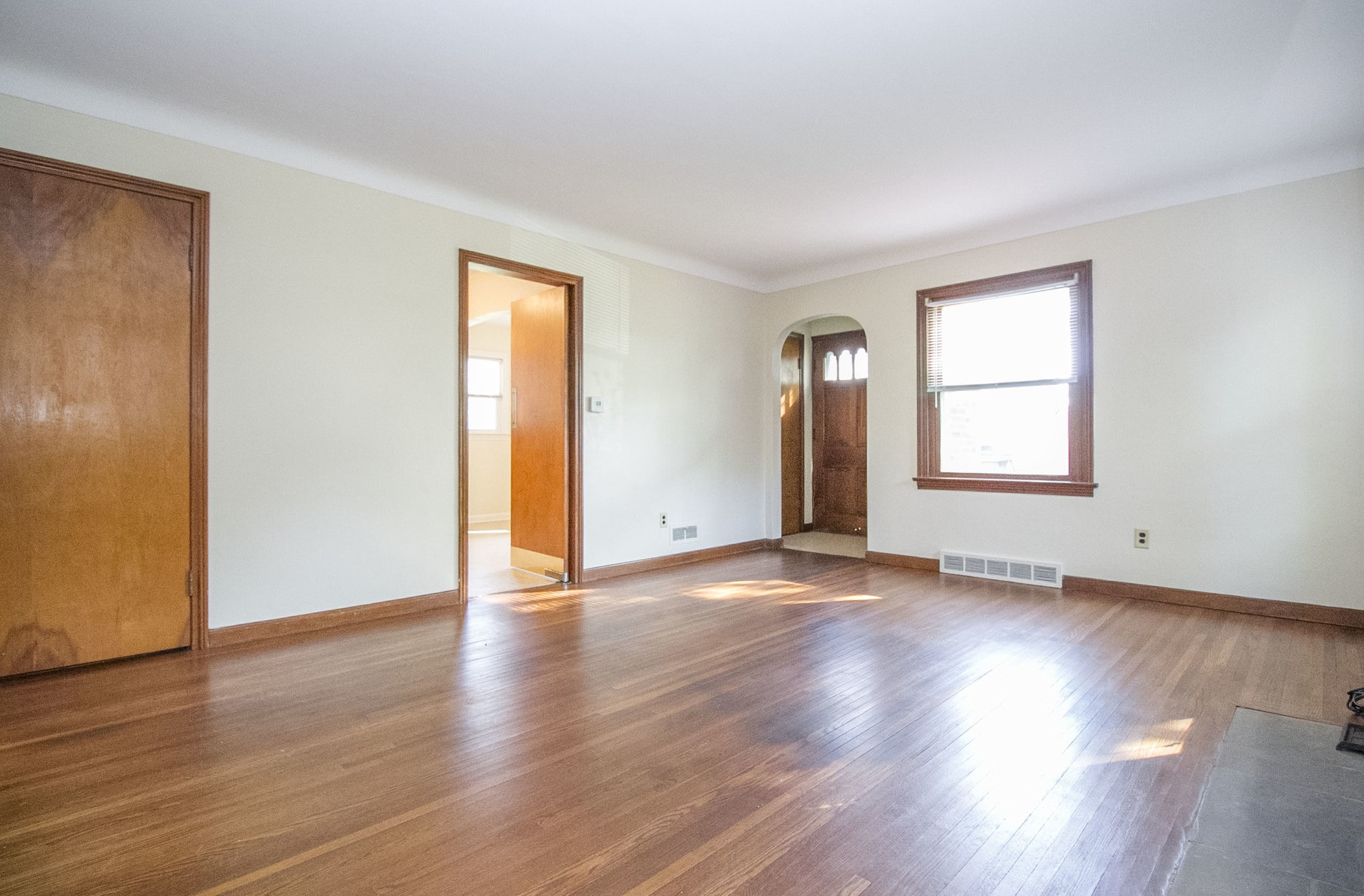 Building Photo - 2943 Escott Ave