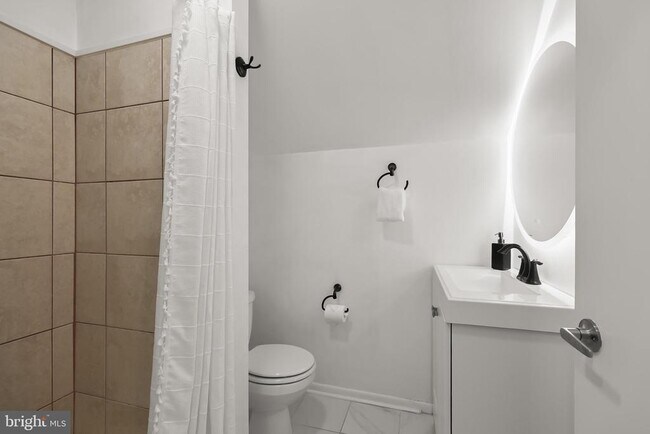 Building Photo - 5 Whitebridge Ct