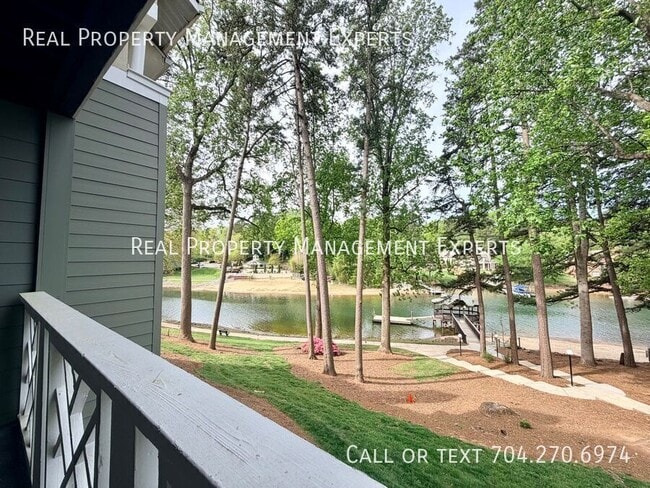 Building Photo - 20119 Henderson Rd