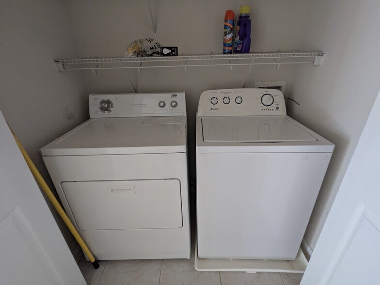 Washer/Dryer Unit - 8079 Summer Bay Ct