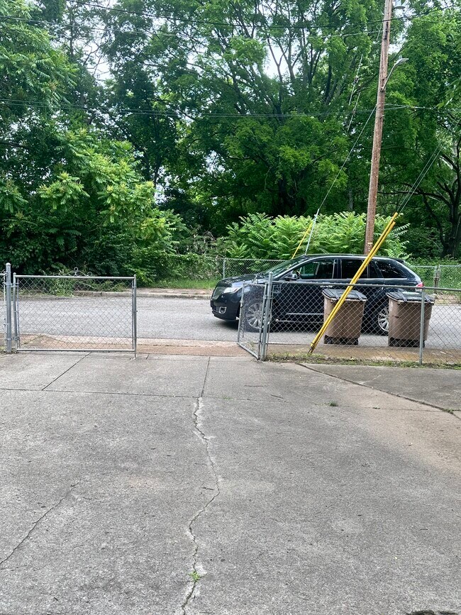 Building Photo - 2715 Morena St