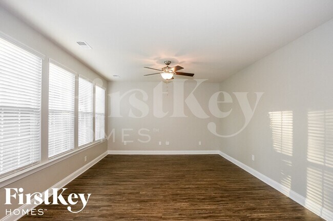 Building Photo - 156 Blossom Ridge Dr