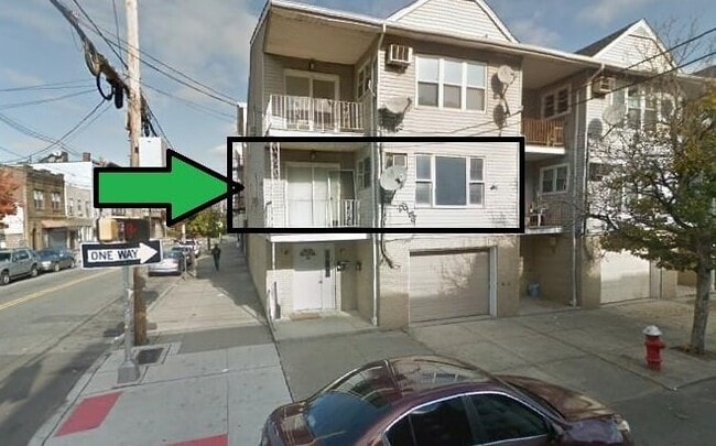 Building Photo - 56 Poplar St