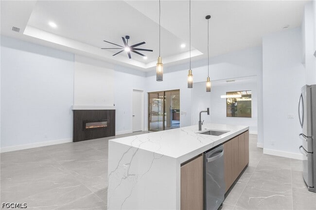 Building Photo - 142 SW 33rd Pl