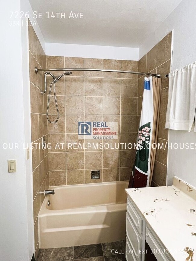 Building Photo - 7226 SE 14th Ave