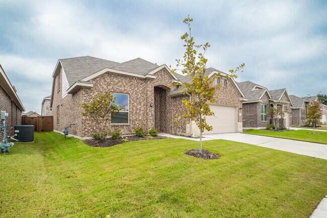 Building Photo - 7633 Spring Dr