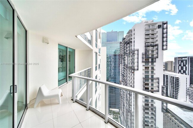 Building Photo - 300 S Biscayne Blvd