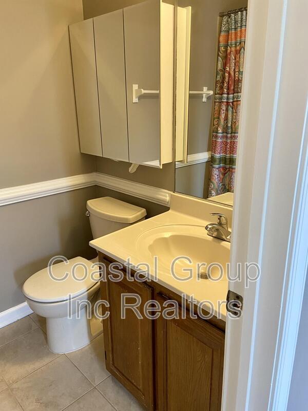 Building Photo - 247 Windbrooke Ln