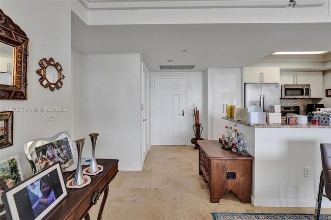 Building Photo - 19501 W Country Club Dr