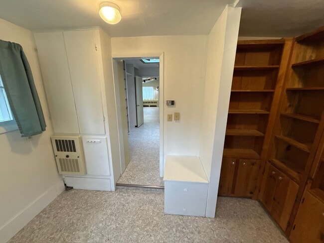 Building Photo - 1947 Marion St SE