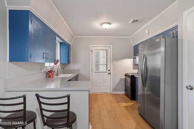 Building Photo - 408 Alice Dr