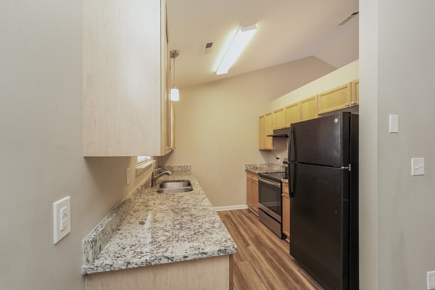 Building Photo - 4621 Bomar Dr