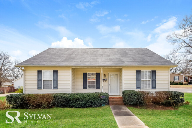 Primary Photo - You will feel welcome in this adorable home