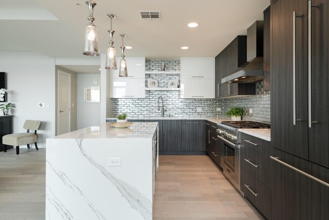 Building Photo - 2001 Lincoln St