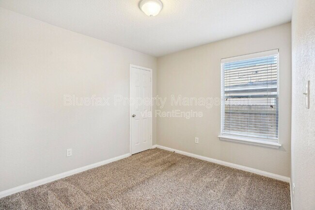 Building Photo - 11454 Country Canyon