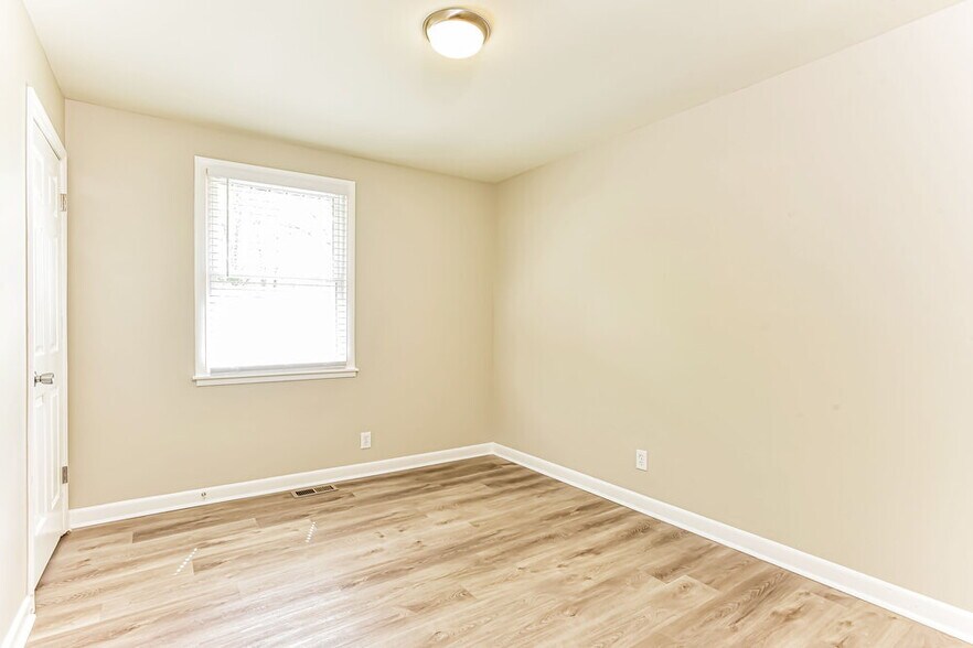 Building Photo - 4983 Karen Ray Dr