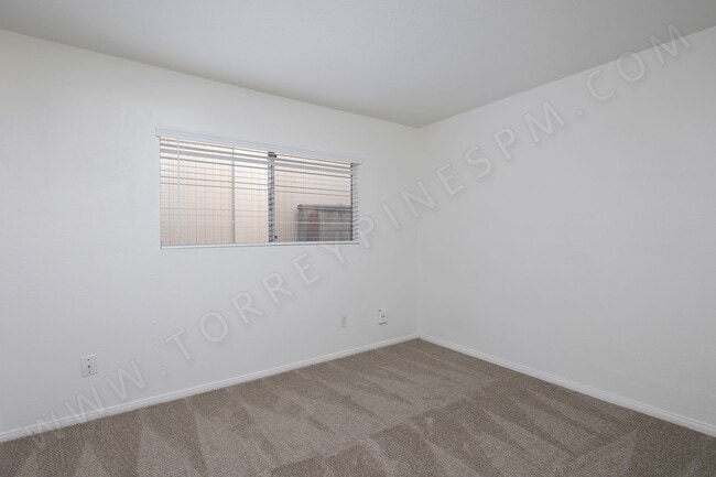 Building Photo - *OPEN HOUSE: 12/13 2:30-3:30PM* 2BR in Pacific Beach w/ a Fireplace and 2 Parking Spaces!