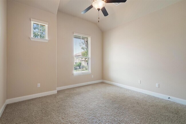 Building Photo - 209 Maxwell Way