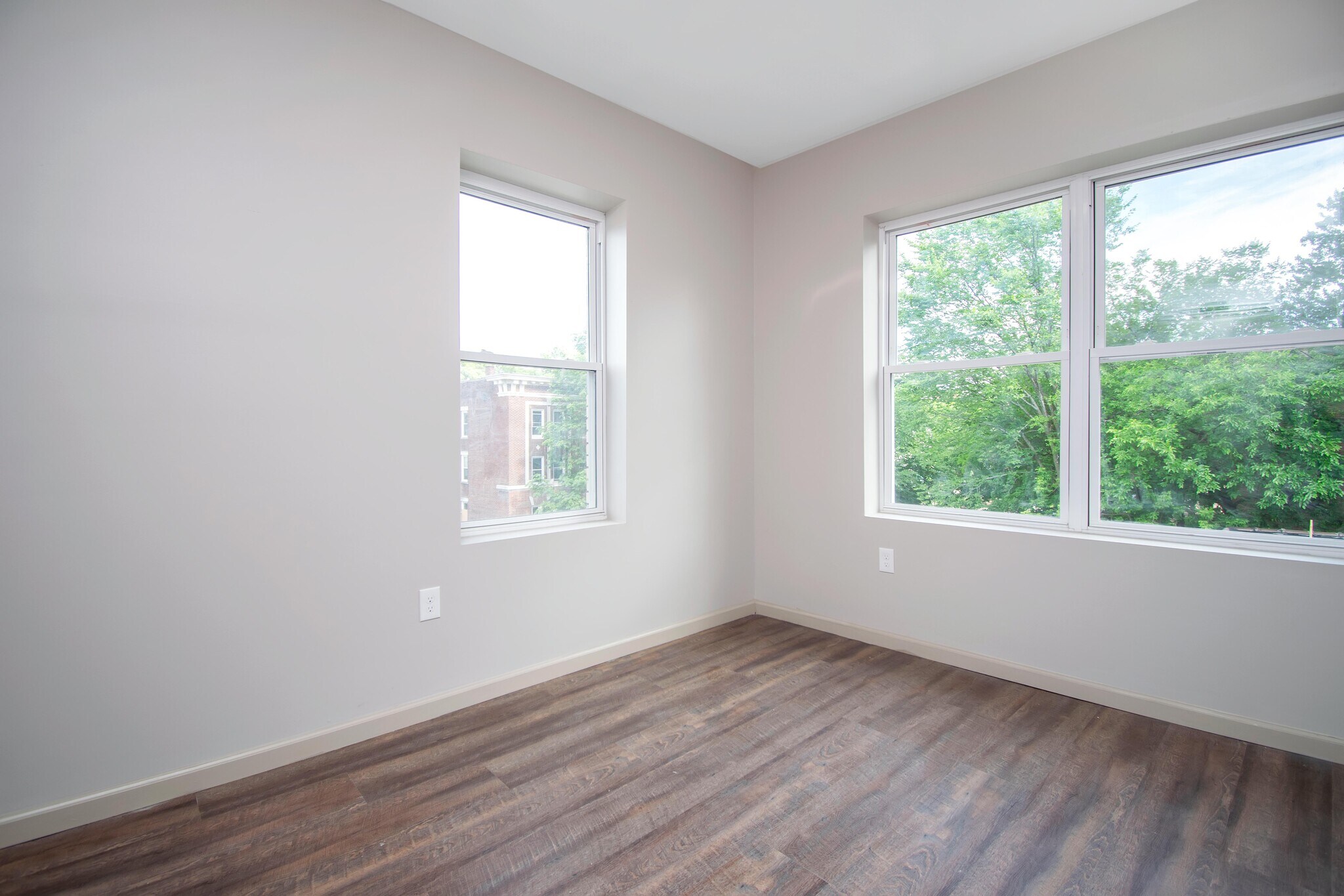 Building Photo - 479 Farmington Ave