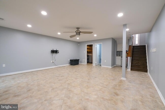 Building Photo - 3818 Vermont Ct