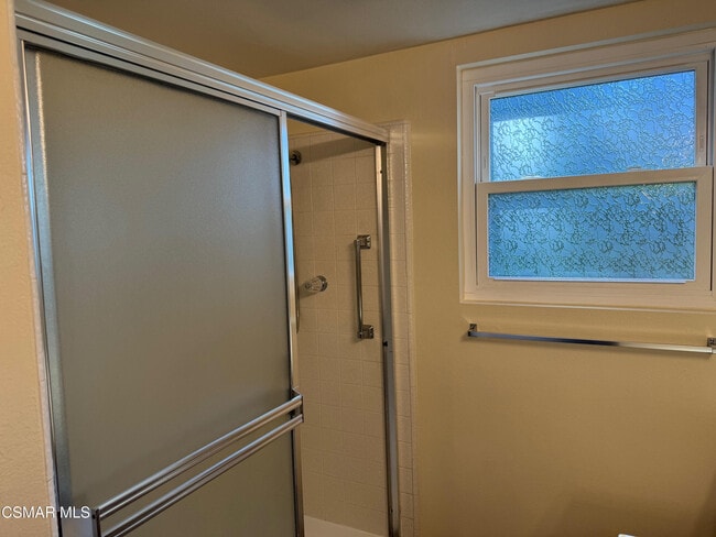 Building Photo - 846 Lindawood St