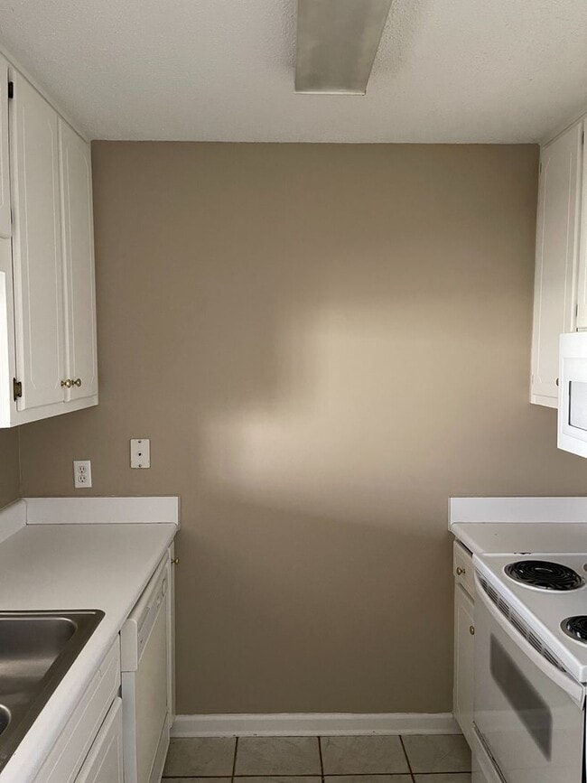 Building Photo - 104 Woodrun Dr