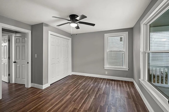 Building Photo - Gorgeous 5 bed 3.5 Bath in Madisonville!!
