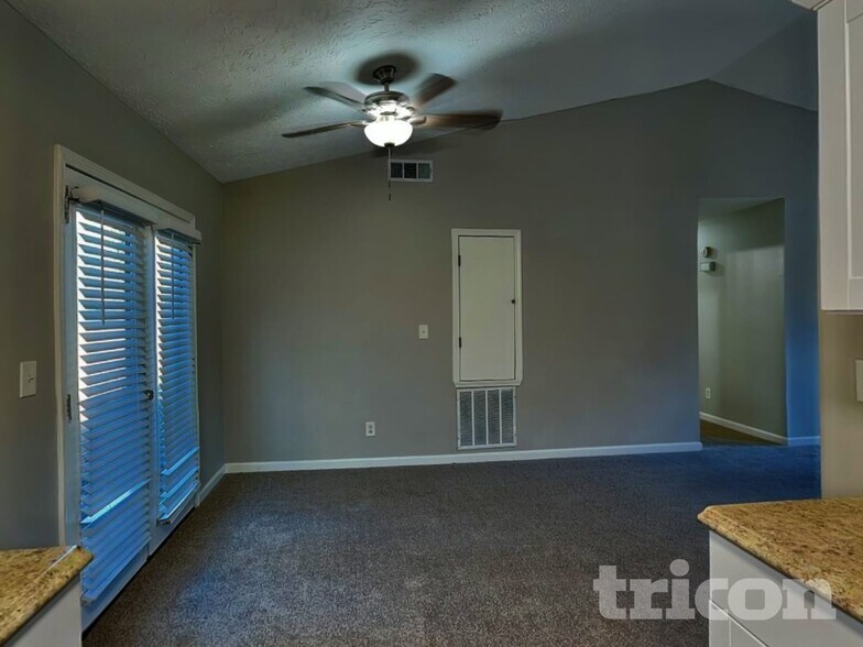 Building Photo - 308 Knollwood Ln